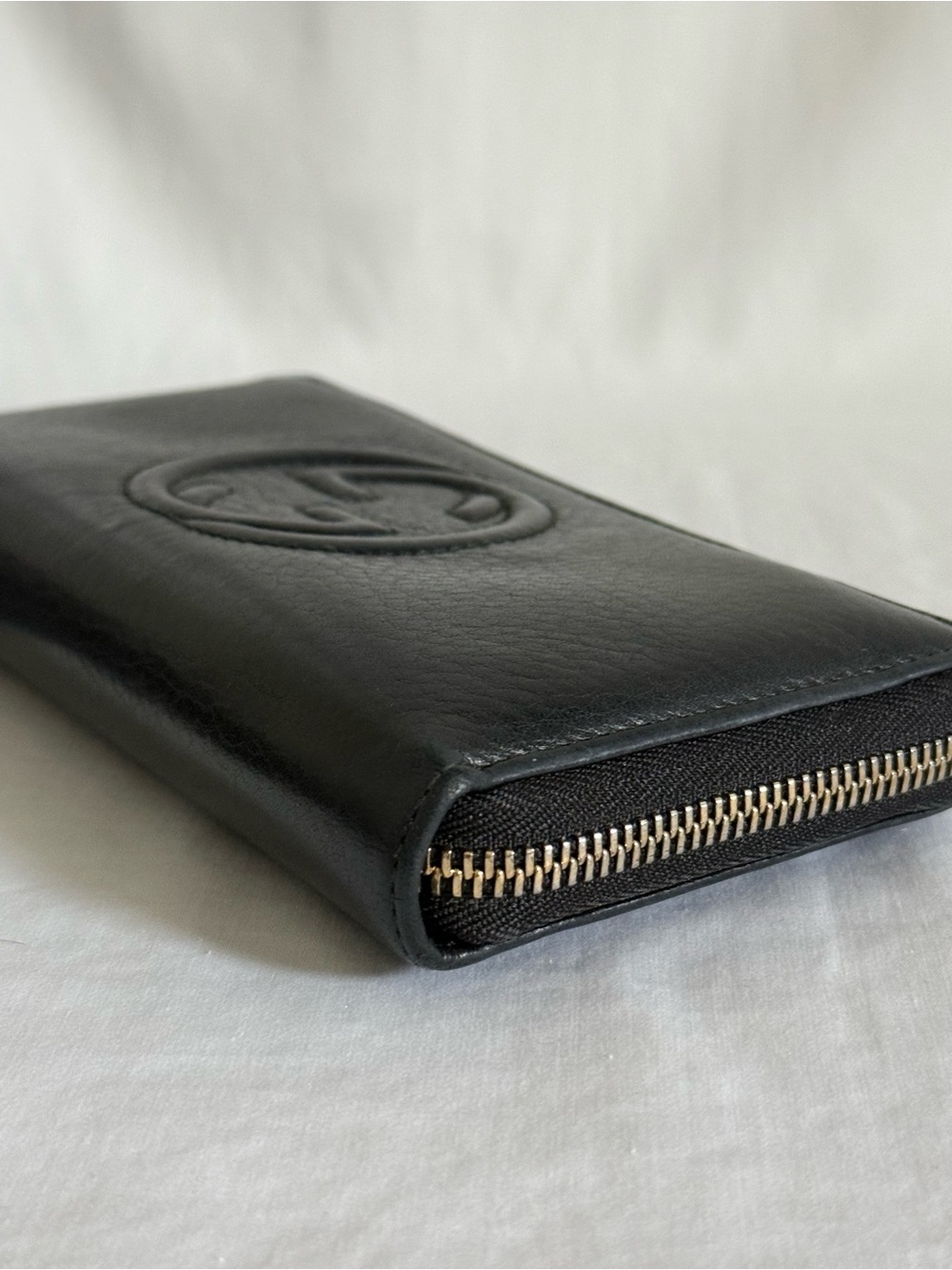 Gucci Soho Zip Around Wallet Black Leather GG Logo Tassel - Picture 6 of 16